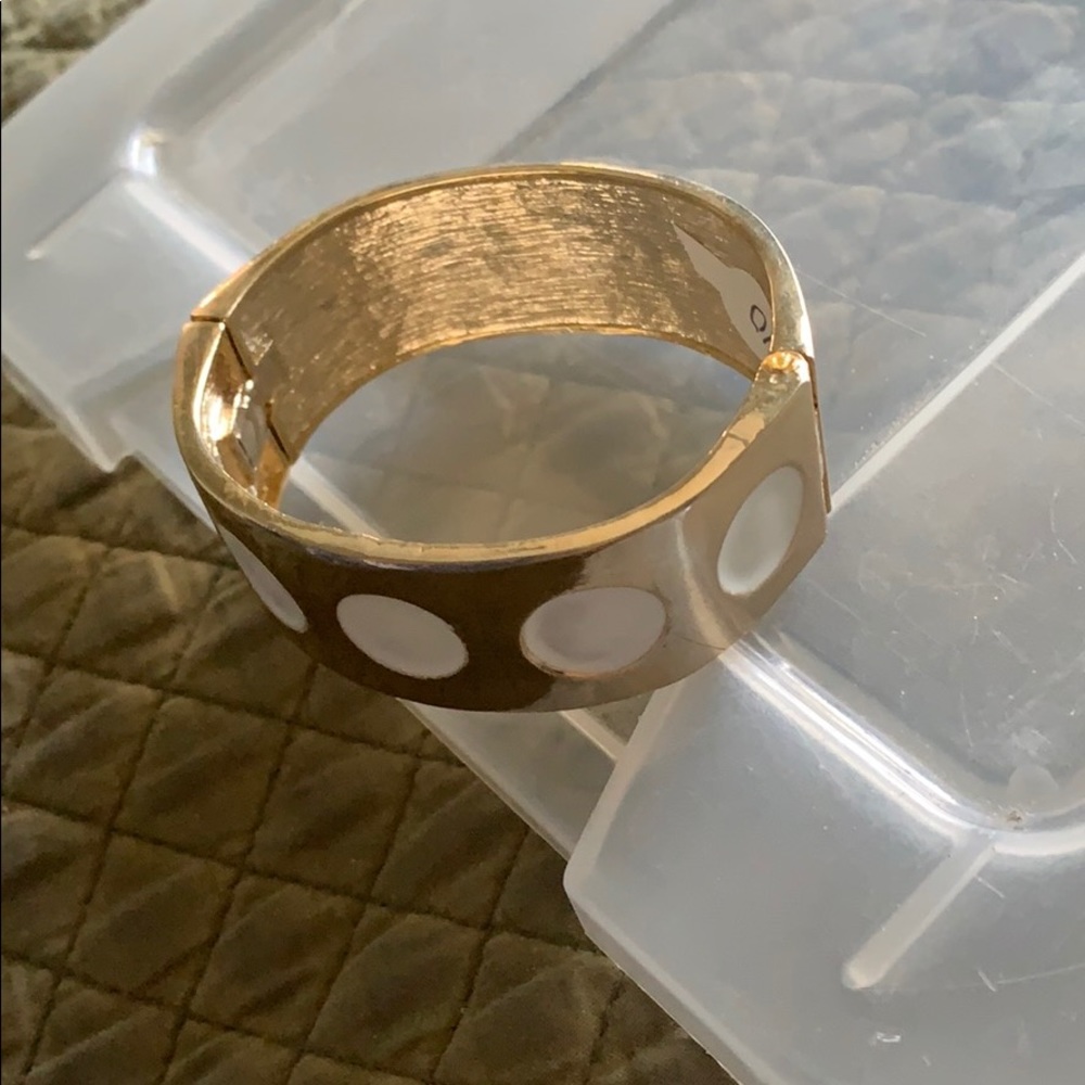 White and gold bracelet